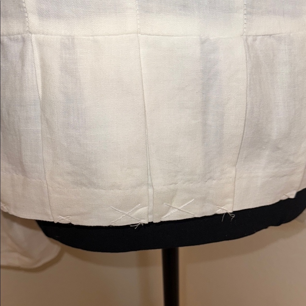 Cynthia Rowley White Blazer with Tailored Silhouette - Picture 4 of 7
